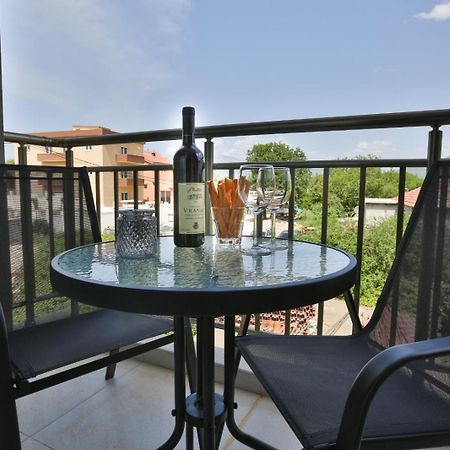 Kristina Apartments Тиват Екстериор снимка