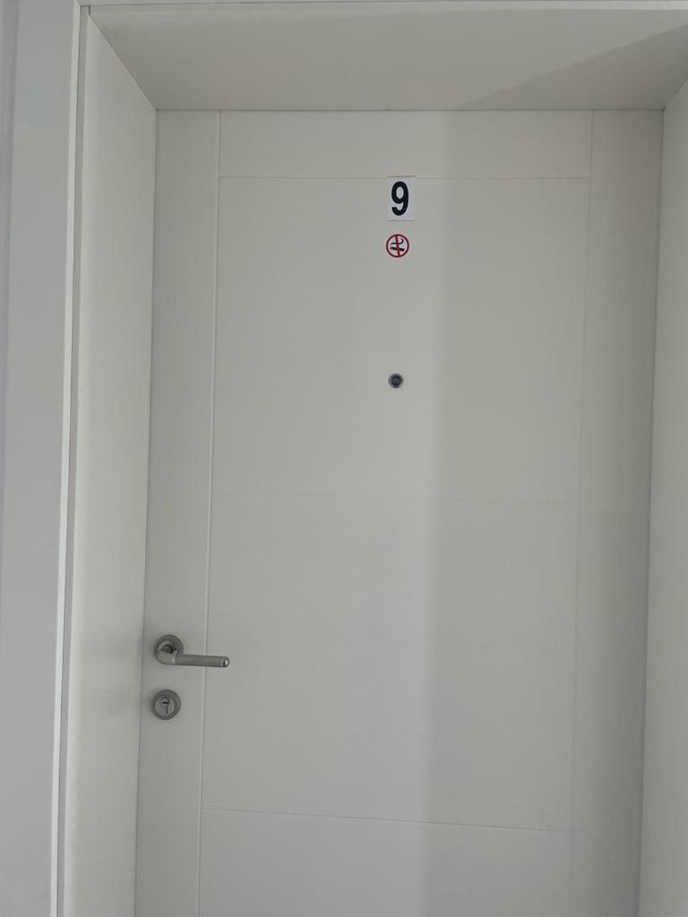 Kristina Apartments Тиват Екстериор снимка
