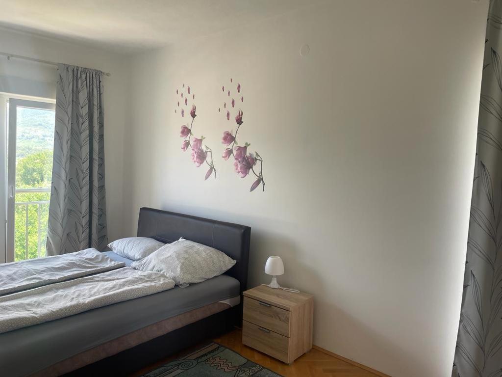 Kristina Apartments Тиват Екстериор снимка
