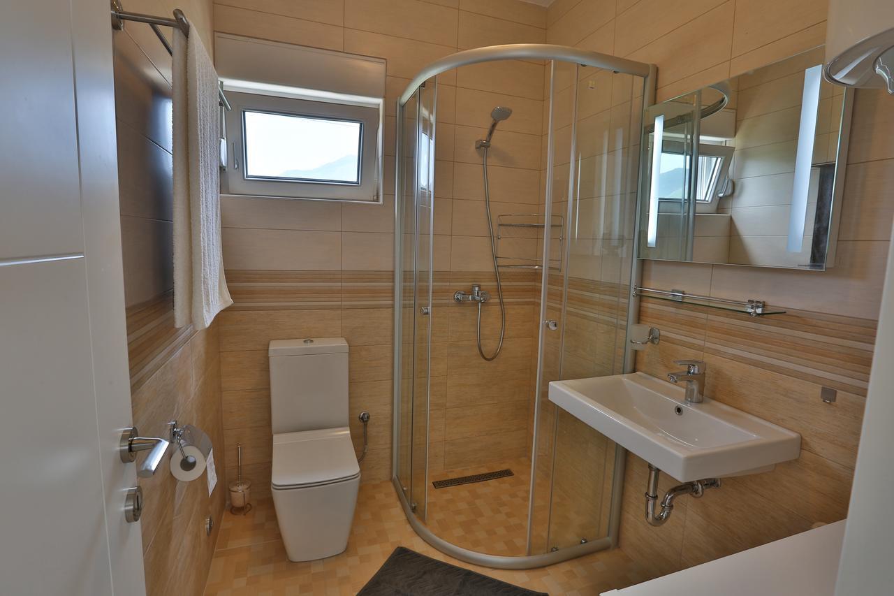 Kristina Apartments Тиват Екстериор снимка