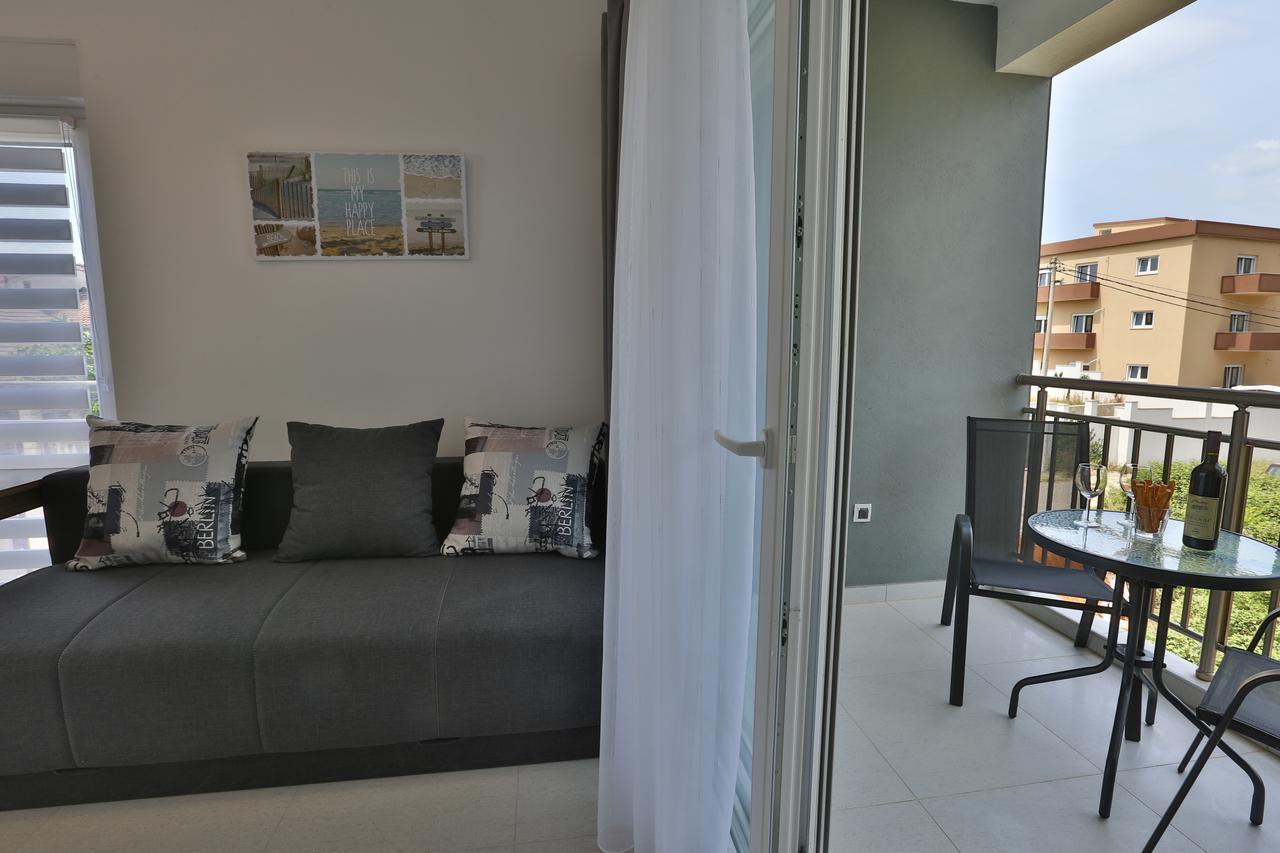 Kristina Apartments Тиват Екстериор снимка