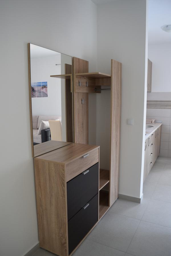 Kristina Apartments Тиват Екстериор снимка