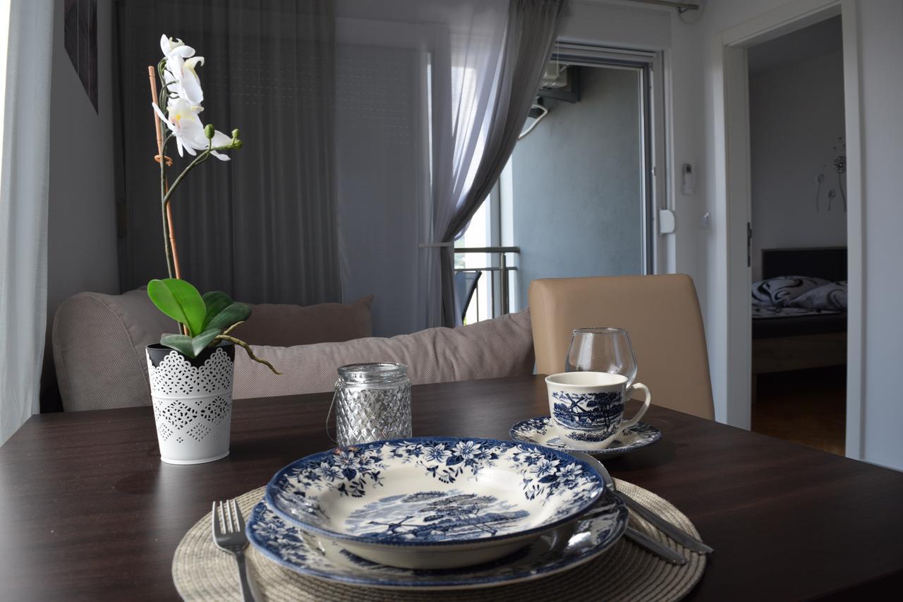 Kristina Apartments Тиват Екстериор снимка